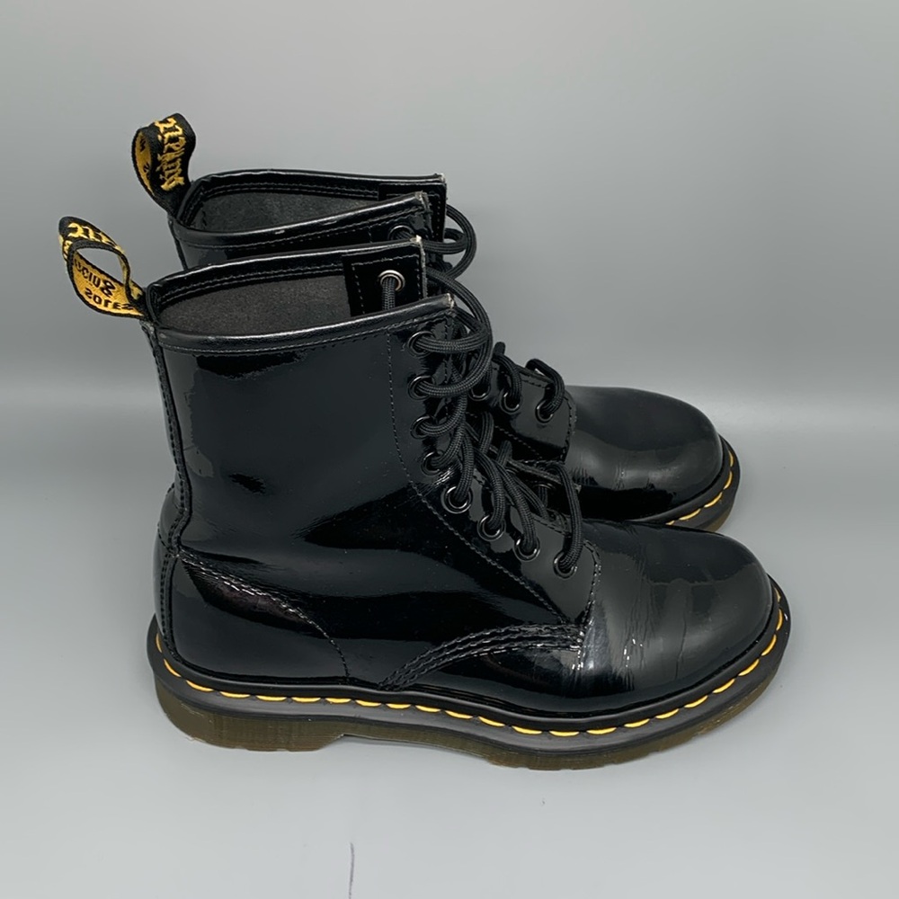 Dr. Martin‎ Black Patent Leather Boots Women's Sz 6 / EU 37